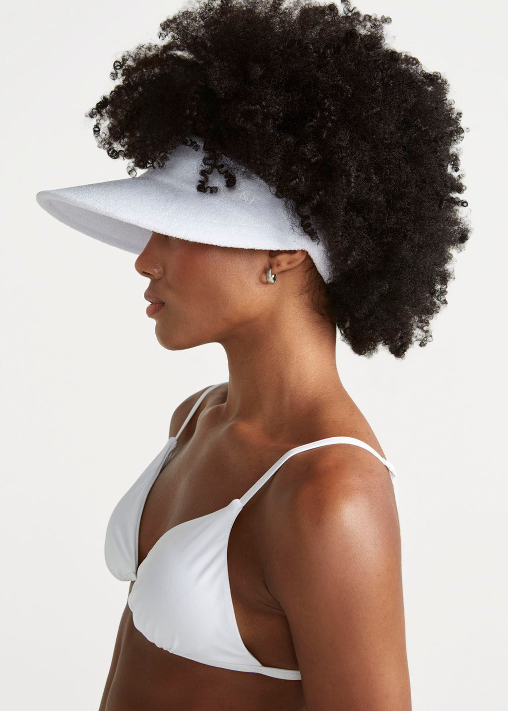 Visera ancha de felpa