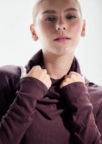 Cuello de camiseta de manga larga para mujer