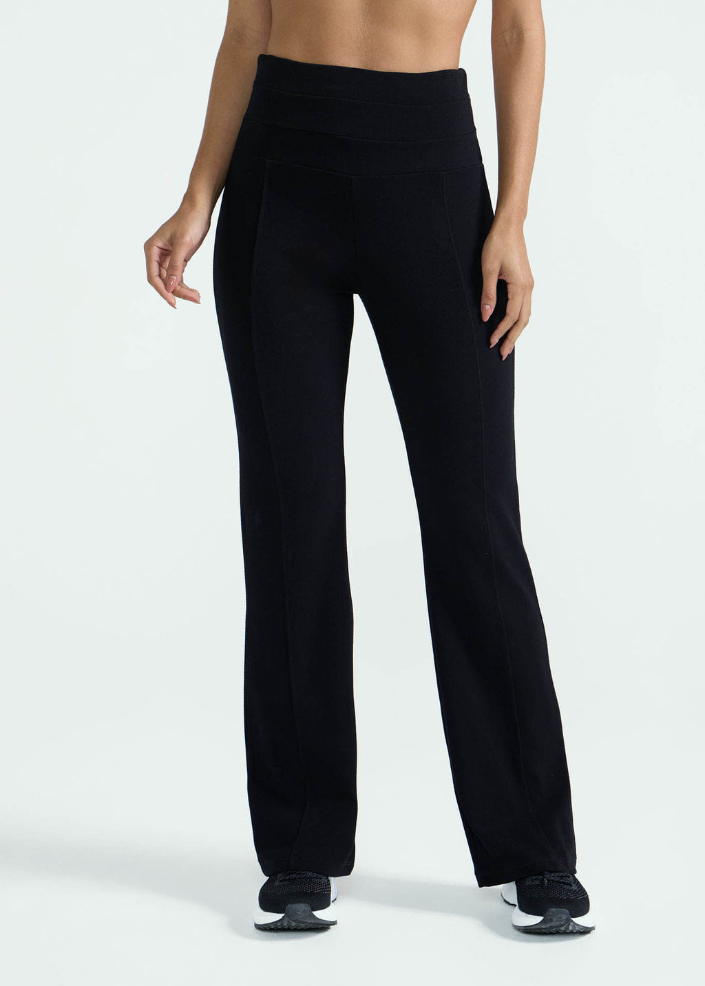 Calça Mulher Básica Recortes
