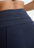 Calça Mulher Básica Recortes