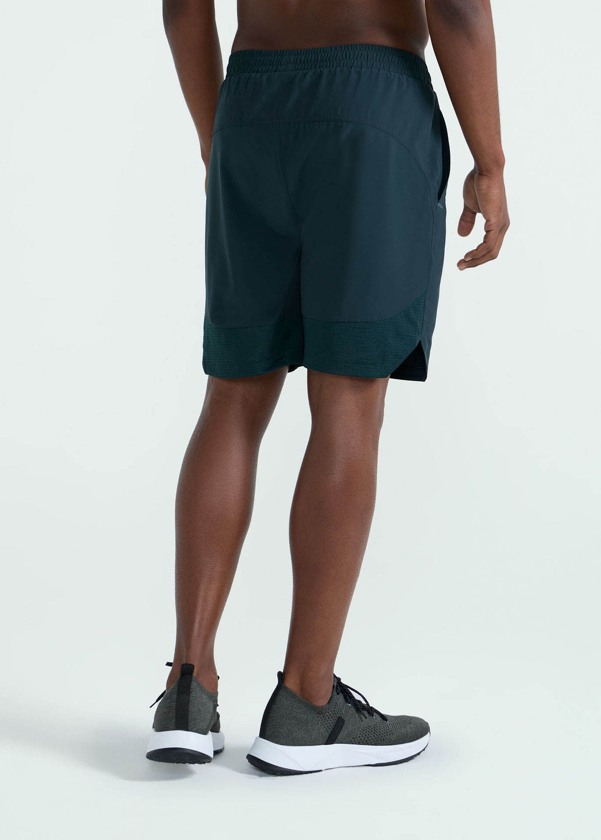 Short long découpé pour hommes