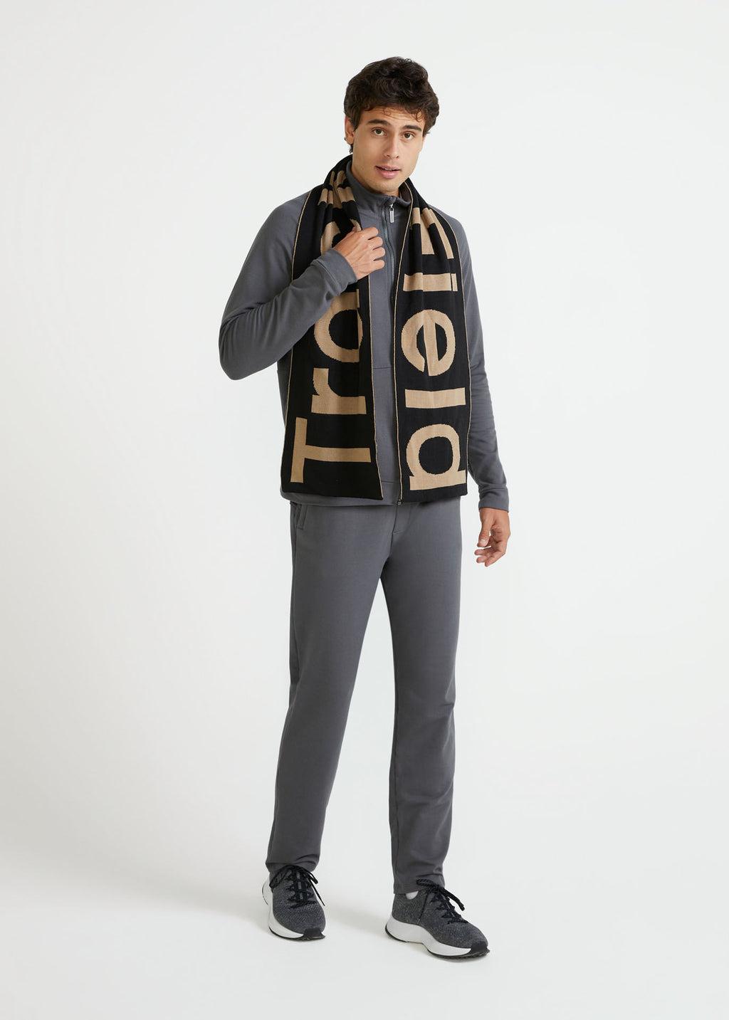 Bufanda con logo en jacquard