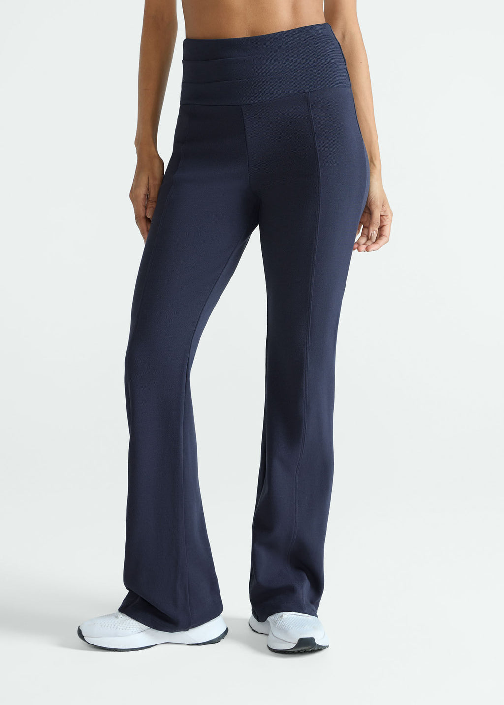 Calça Mulher Básica Recortes