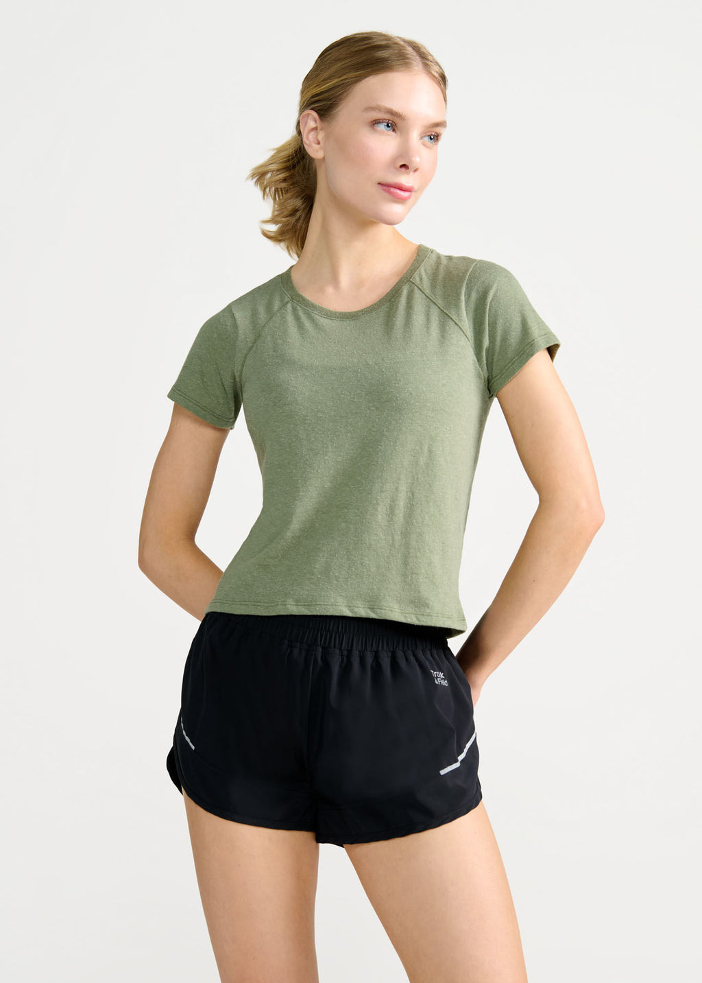 Camiseta corta de mujer
