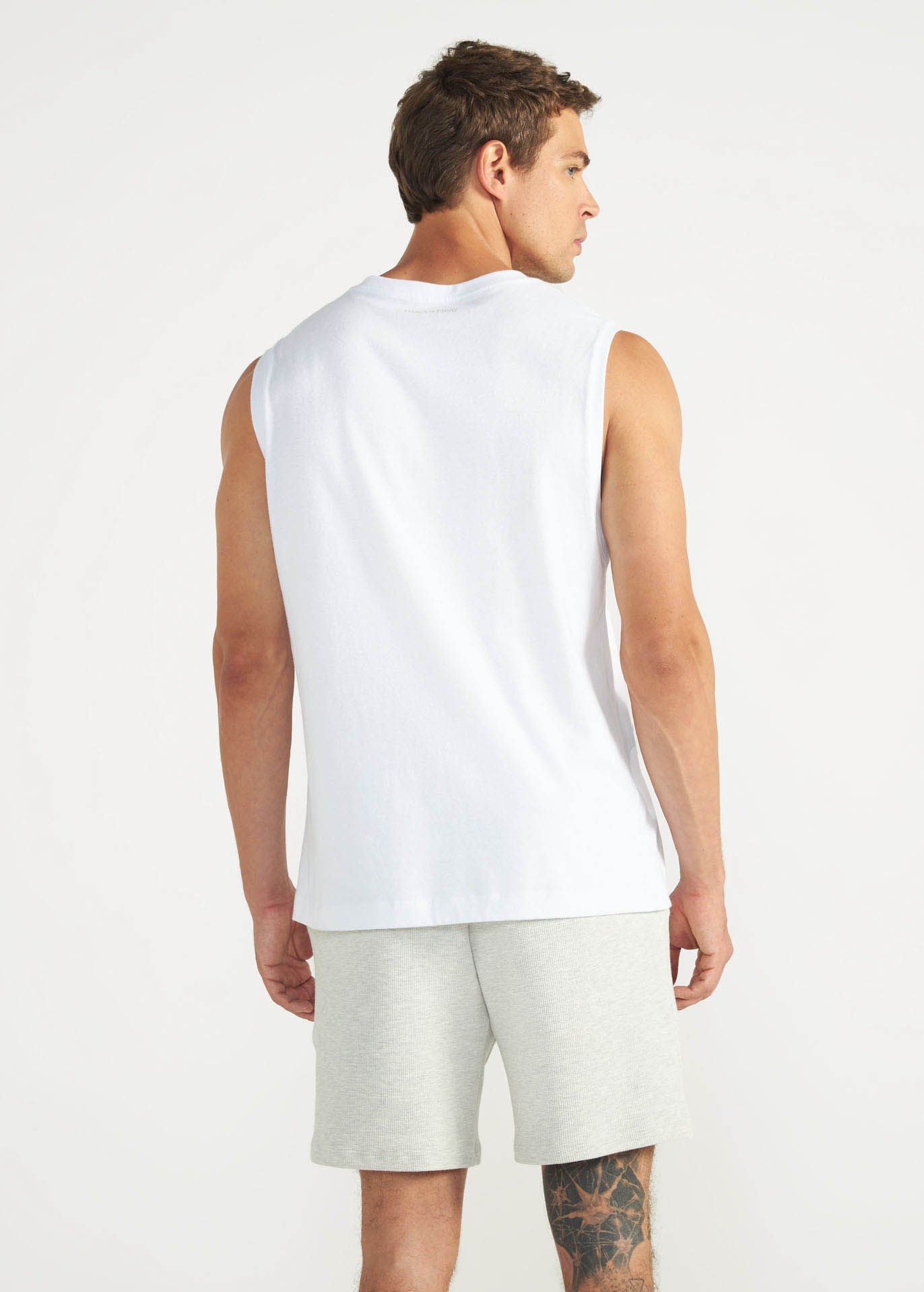 Basic Men's Sleeveless T-Shirt