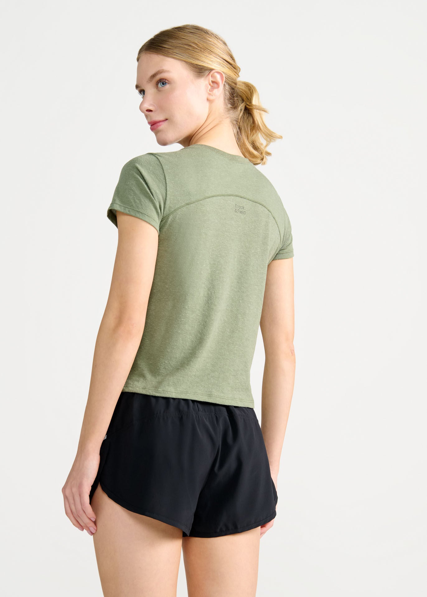 Camiseta corta de mujer