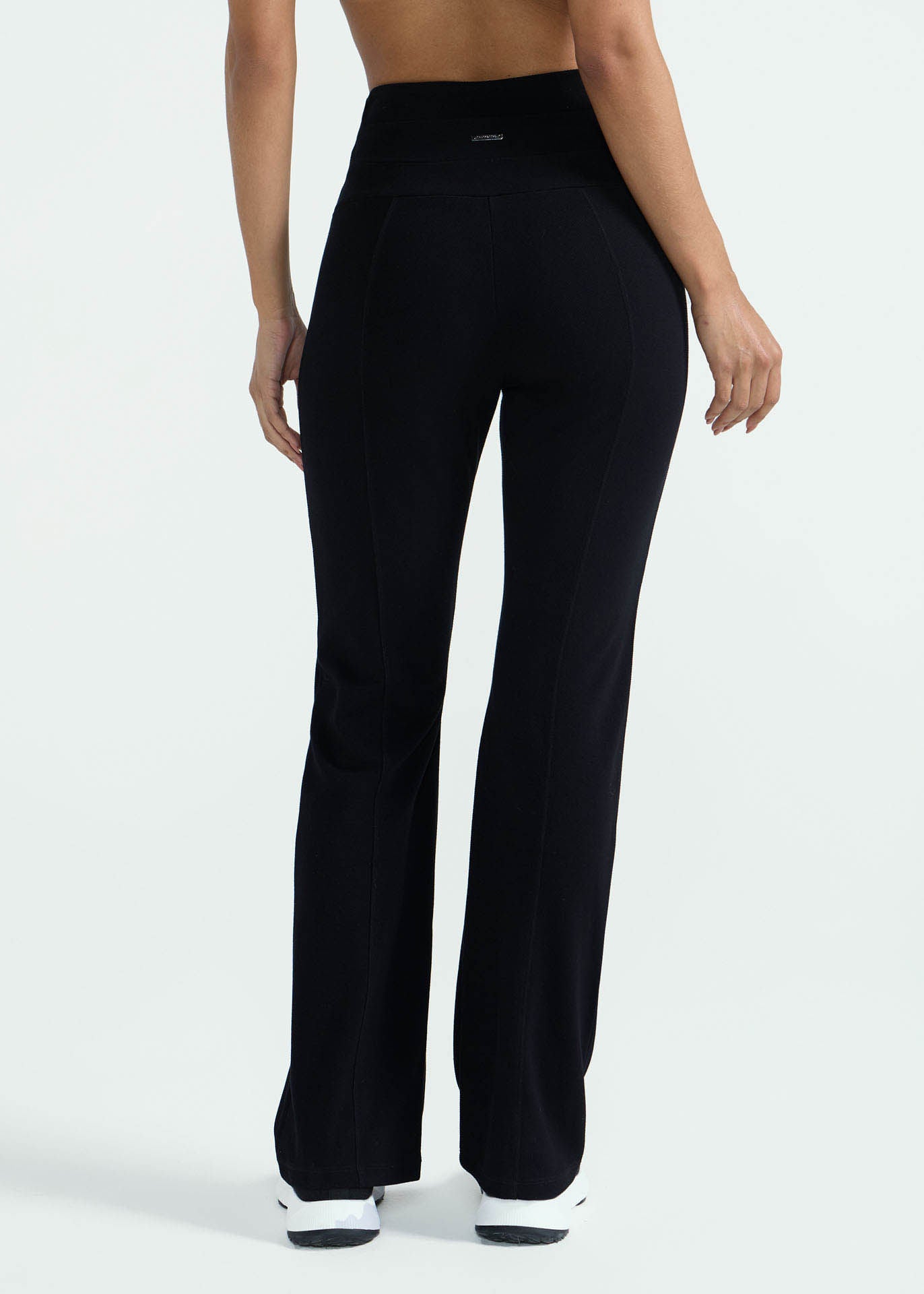 Découpes de pantalons femme basiques