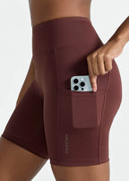 Damenshorts mit schmalen Taschen