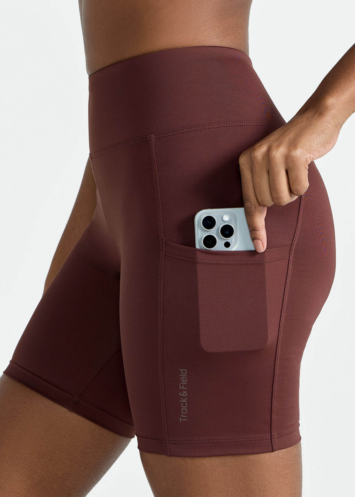 Damenshorts mit schmalen Taschen