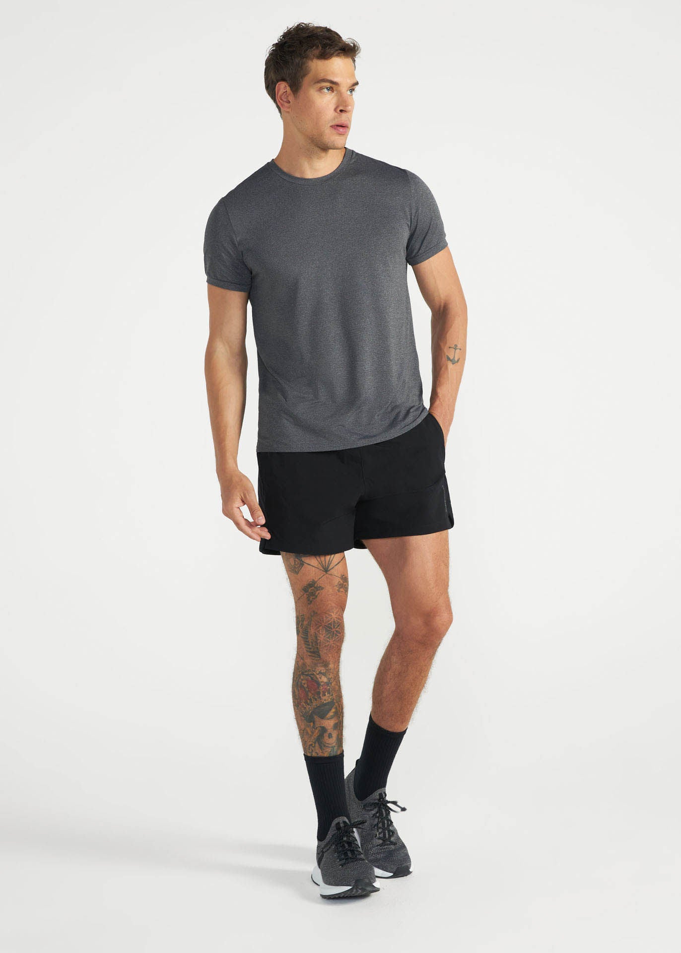 Short court extensible pour hommes