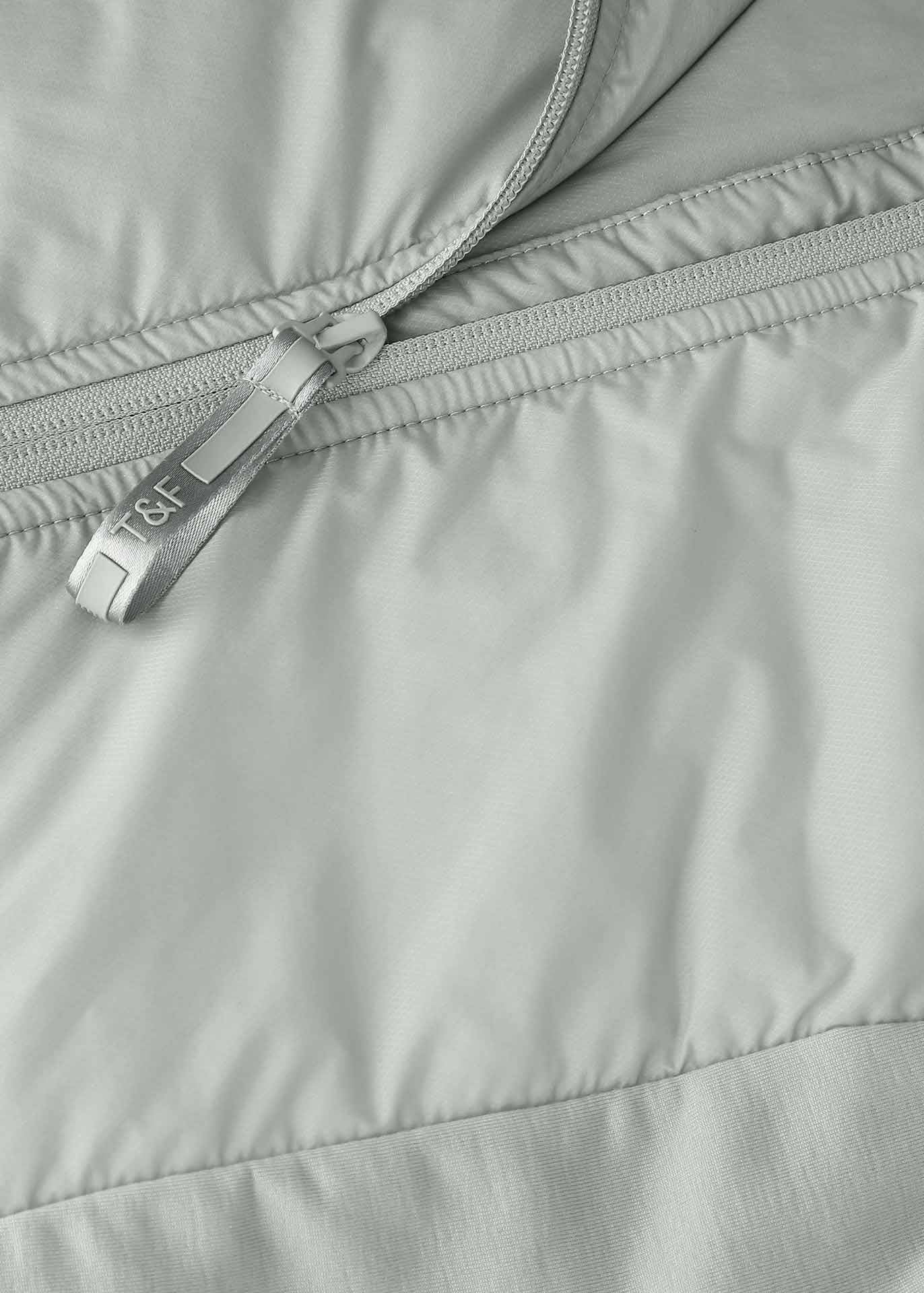 Schlanke Damenjacke