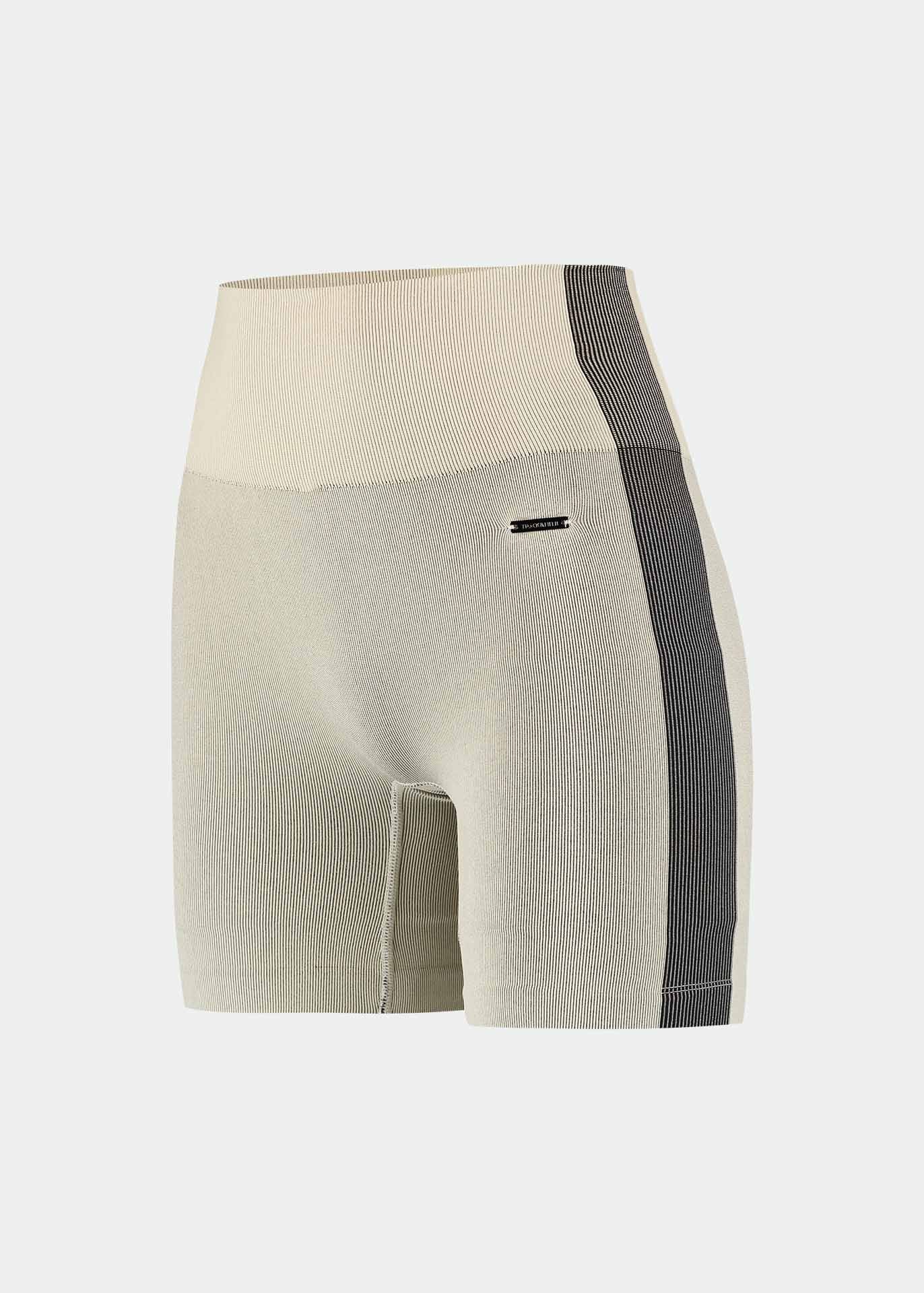 Short slim à rayures cutanées pour femmes