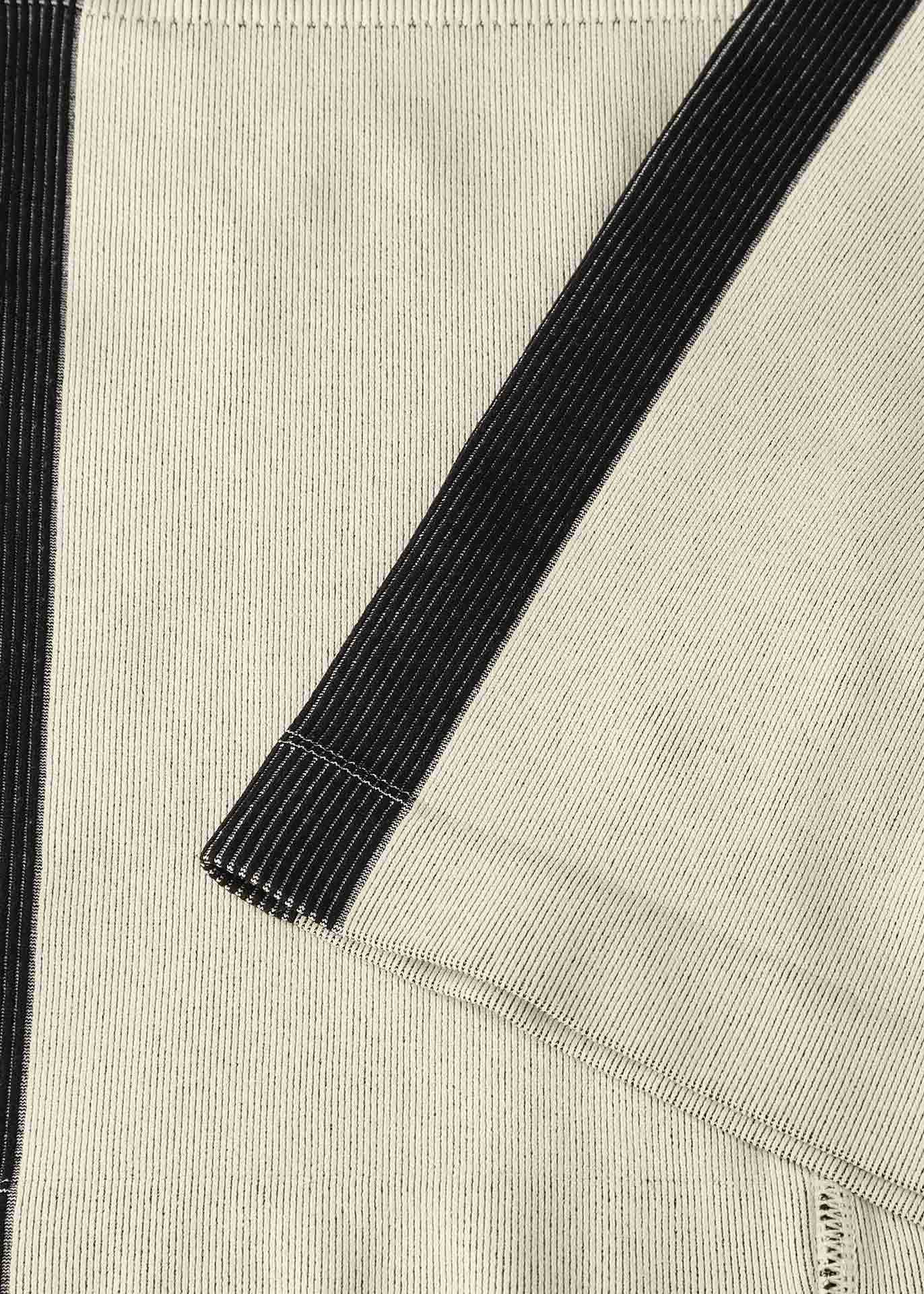 Short slim à rayures cutanées pour femmes
