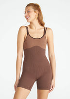 Mono con textura de piel para mujer