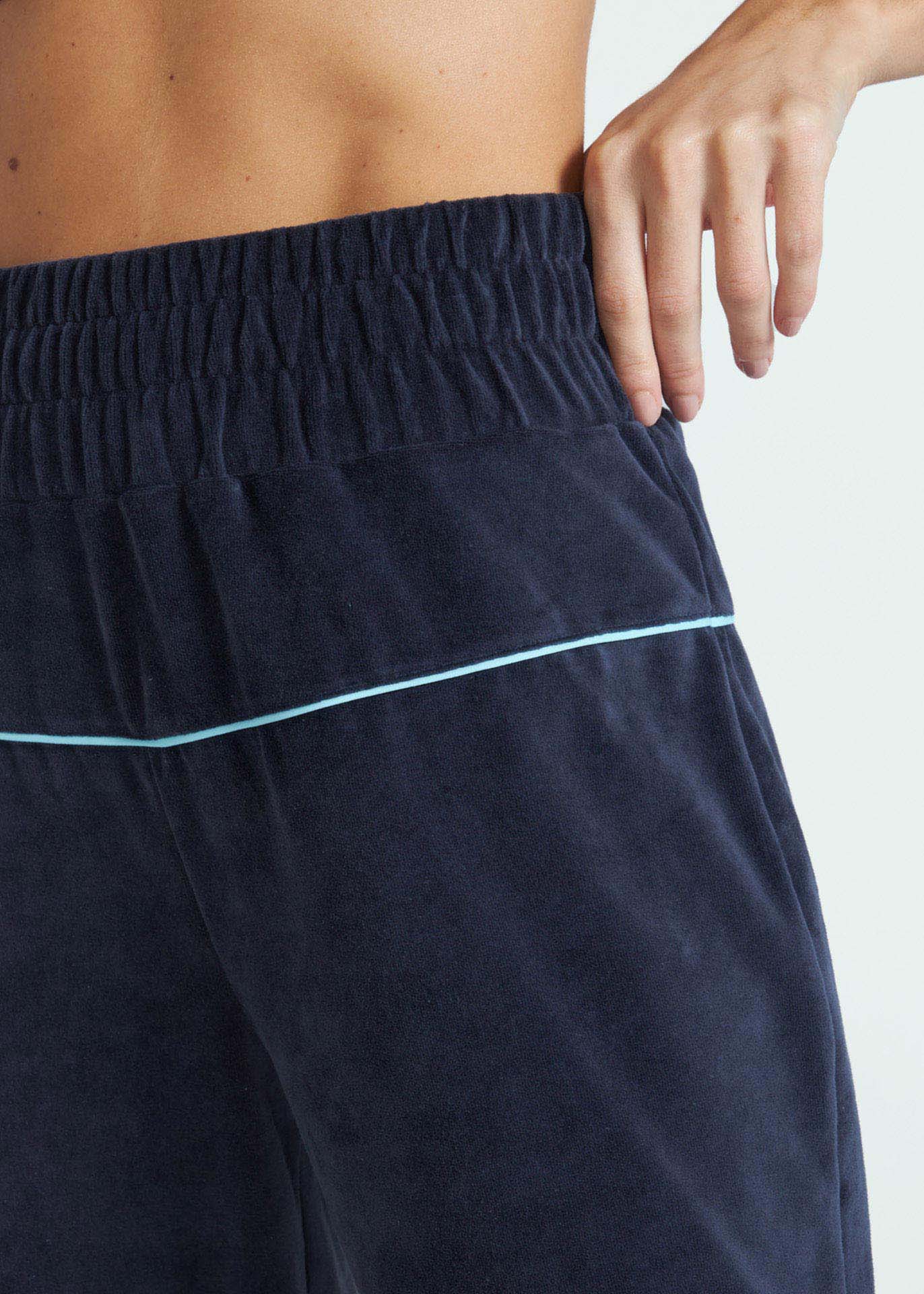 Damen-Plüschhose mit Ausschnitten