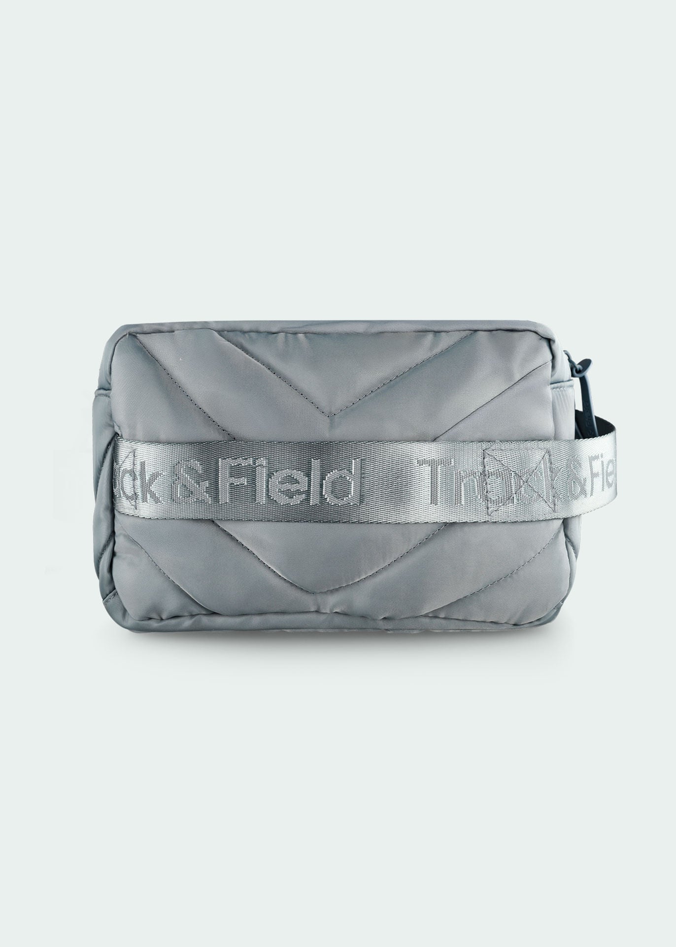 Matelassê toiletry bag