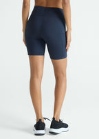 Damenshorts mit schmalen Taschen
