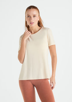 T-shirt Mulher Manga Curta Soft