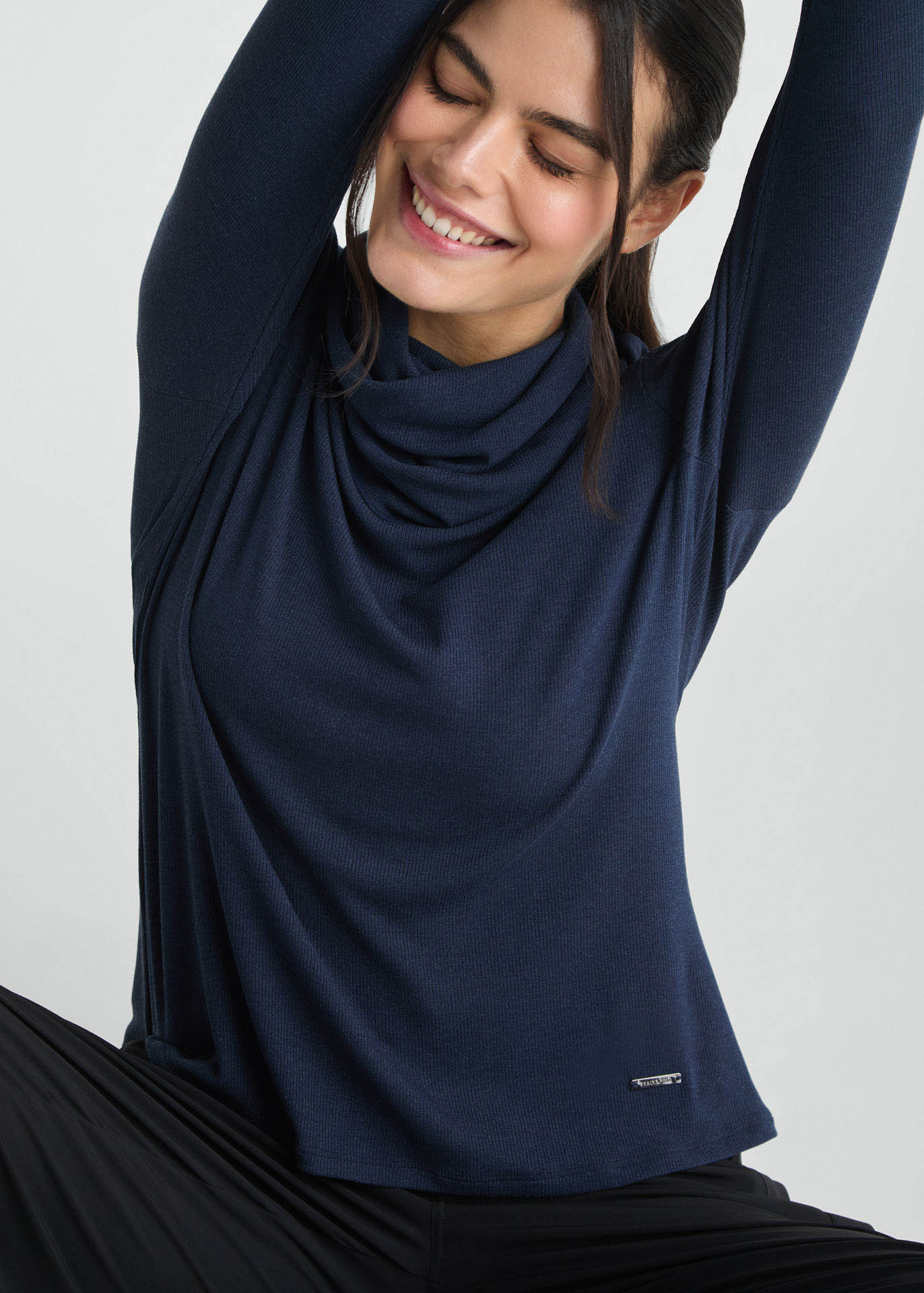 T-Shirt Mulher Manga Longa Gola