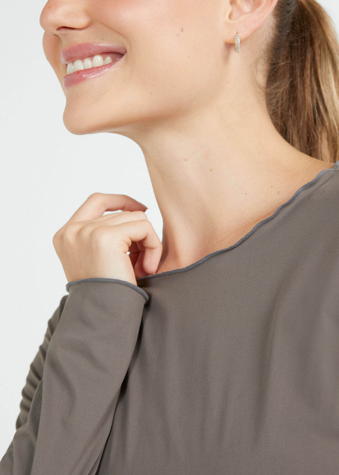Women's Long Sleeve Overlocked T-shirt