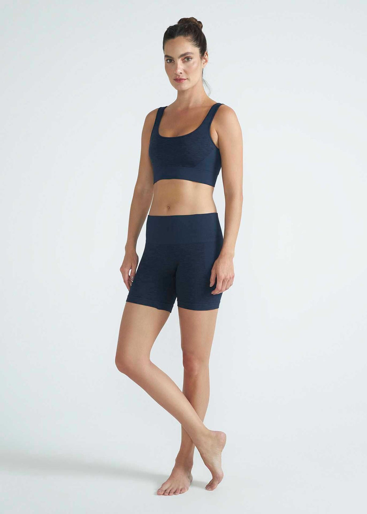 Short à découpes pour femme