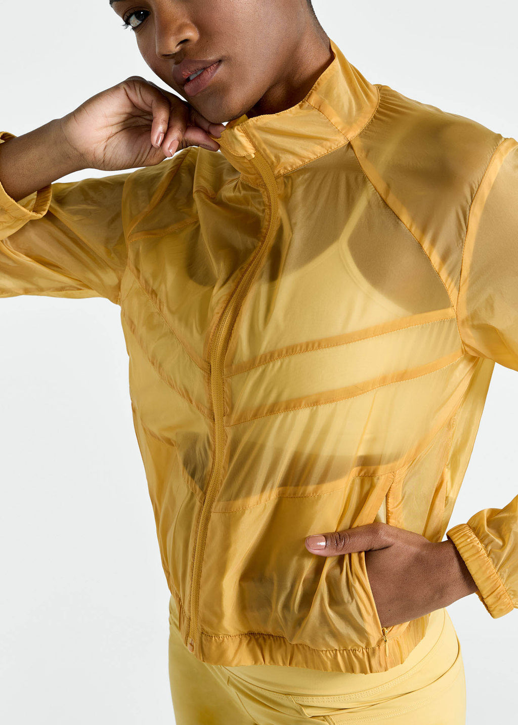 Kurz geschnittene Damenjacke