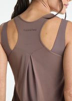 T-shirt Mulher Sem Manga Básica