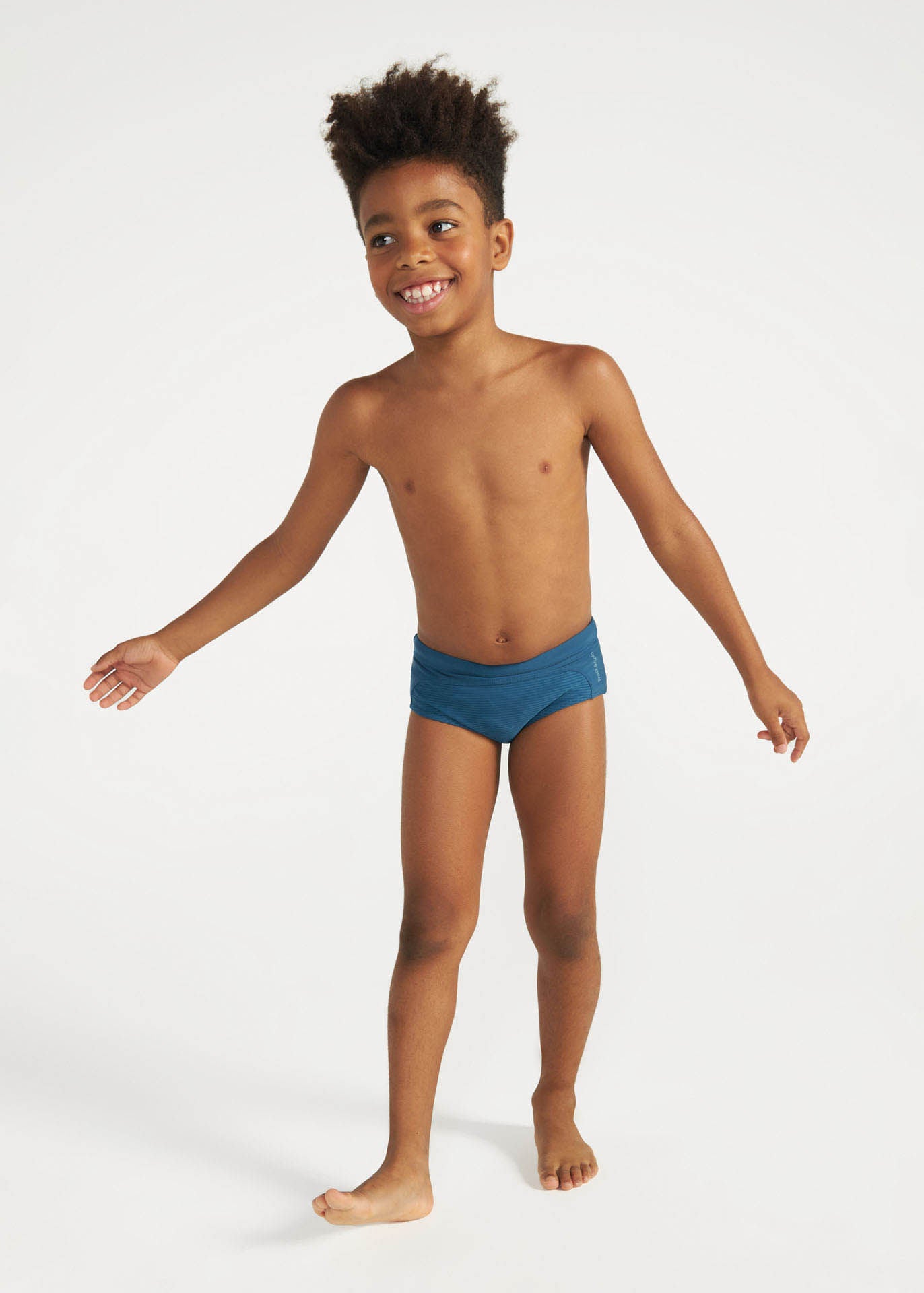 Breite, verkürzte Badehose für Kinder