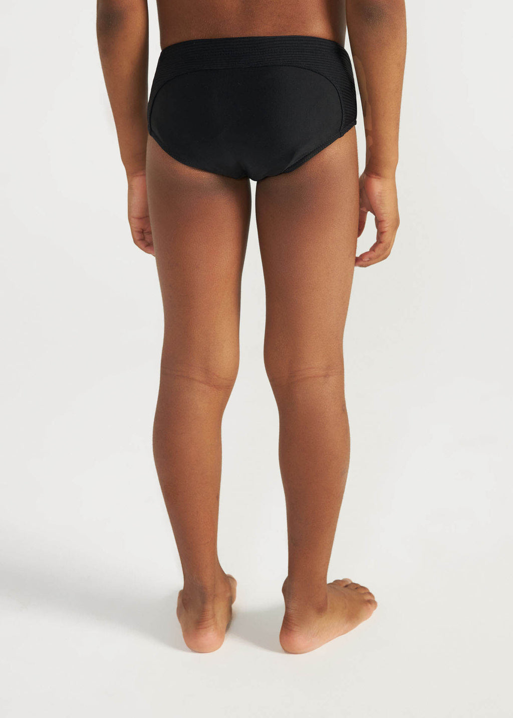 Breite, verkürzte Badehose für Kinder