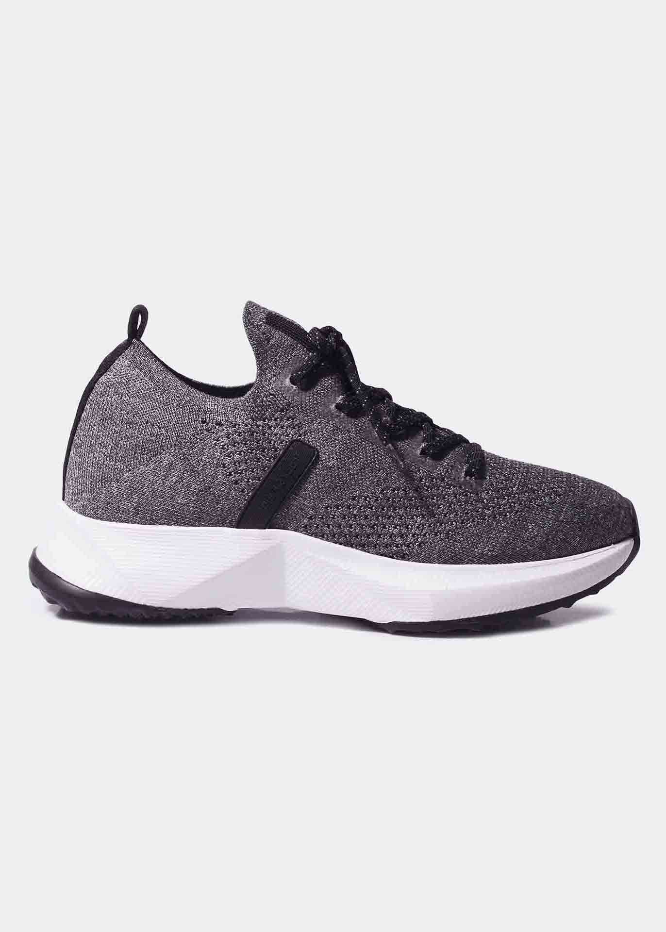 Aeris sneakers